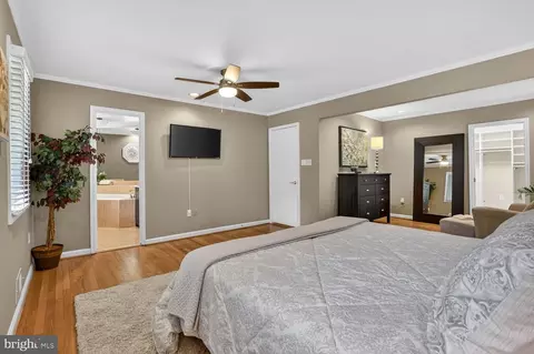 Bedroom - 6104 Harmon Pl, Springfield, VA 22152 photo 4 of 11