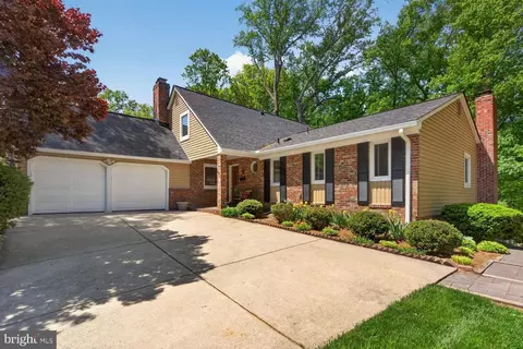 Exterior - 6104 Harmon Pl, Springfield, VA 22152 photo 20 of 21