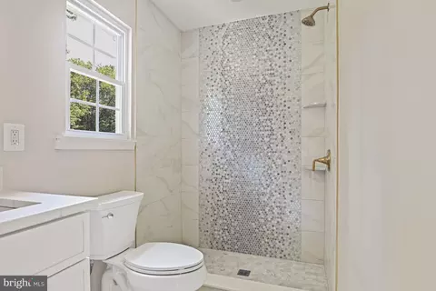 9060 Brook Ford Rd, Burke, VA 22015 photo 27