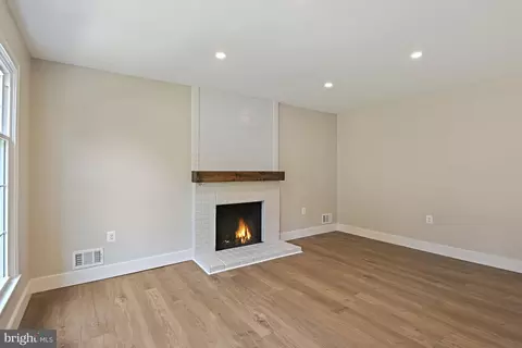 9060 Brook Ford Rd, Burke, VA 22015 photo 17