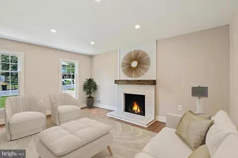9060 Brook Ford Rd, Burke, VA 22015 photo 14