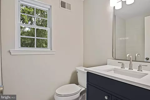 9060 Brook Ford Rd, Burke, VA 22015 photo 37
