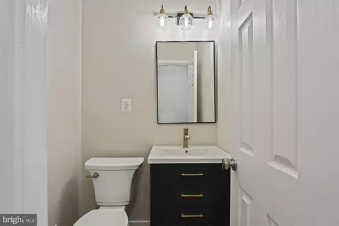 9060 Brook Ford Rd, Burke, VA 22015 photo 19