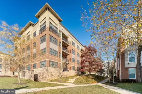 9523 Bastille St #207, Fairfax, VA 22031