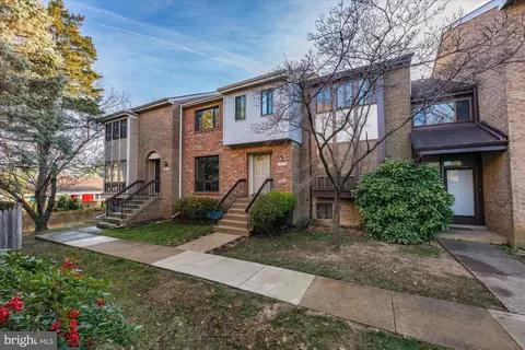 4619 Mayhunt Ct, Alexandria, VA 22312