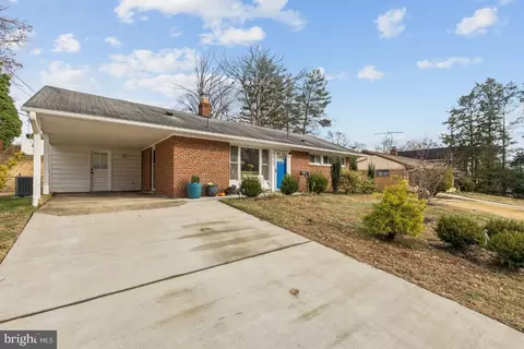 7433 Bath St, Springfield, VA 22150 photo 2