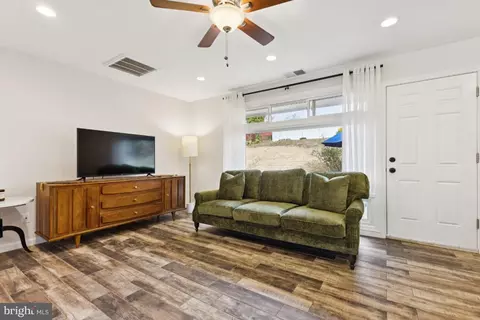 7433 Bath St, Springfield, VA 22150 photo 11