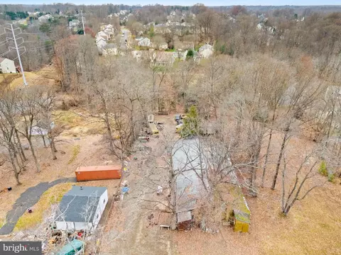 View/Area - 8906 Hooes Rd, Lorton, VA 22079 photo 12 of 14