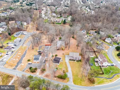 View/Area - 8906 Hooes Rd, Lorton, VA 22079 photo 3 of 14