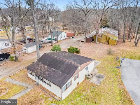 View/Area - 8906 Hooes Rd, Lorton, VA 22079 photo 9 of 14