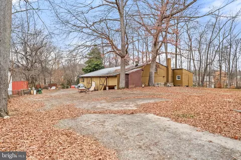 Exterior - 8906 Hooes Rd, Lorton, VA 22079 photo 14 of 19