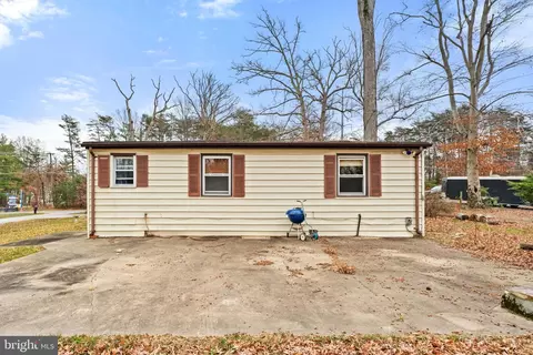 Exterior - 8906 Hooes Rd, Lorton, VA 22079 photo 18 of 19