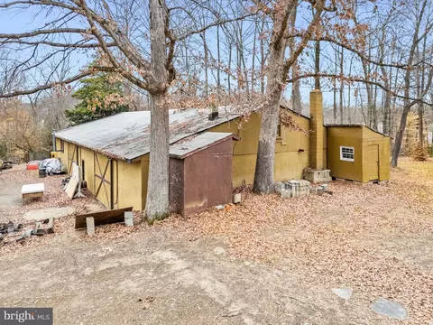 Exterior - 8906 Hooes Rd, Lorton, VA 22079 photo 16 of 19