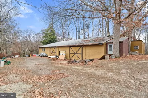 Exterior - 8906 Hooes Rd, Lorton, VA 22079 photo 13 of 19
