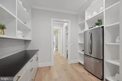 Entry Way - 6523 Old Chesterbrook Rd, Mclean, VA 22101 photo 3 of 3