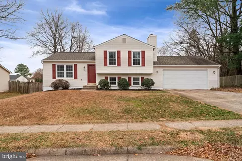 12819 Fantasia Dr, Herndon, VA 20170
