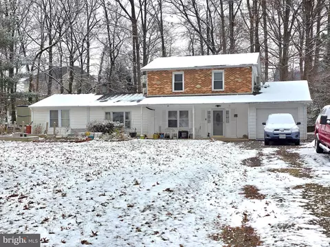 7117 Judith Ave, Alexandria, VA 22315