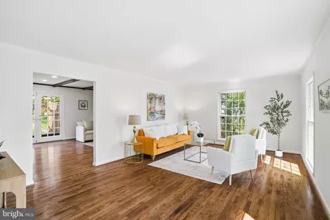 Living - 1002 Kimberwicke Rd, Mclean, VA 22102 photo 6 of 7