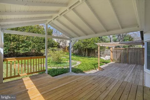 Exterior - 1002 Kimberwicke Rd, Mclean, VA 22102 photo 8 of 21