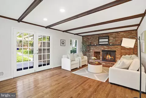 Living - 1002 Kimberwicke Rd, Mclean, VA 22102 photo 2 of 7