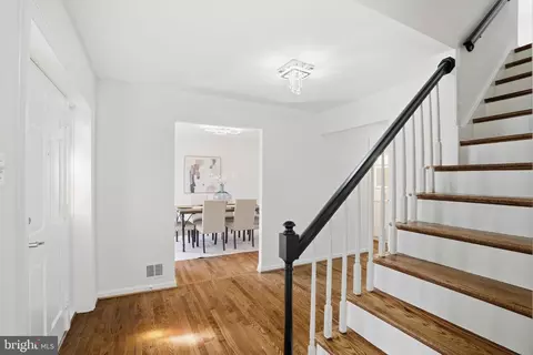 Entry Way - 1002 Kimberwicke Rd, Mclean, VA 22102 photo 6 of 11