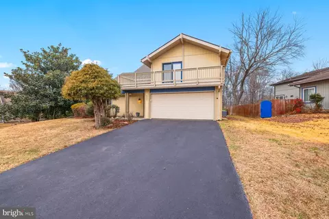 5948 Hall St, Springfield, VA 22152