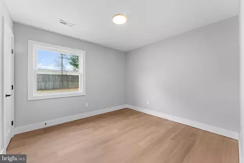 6402 Pioneer Dr, Springfield, VA 22150 photo 18