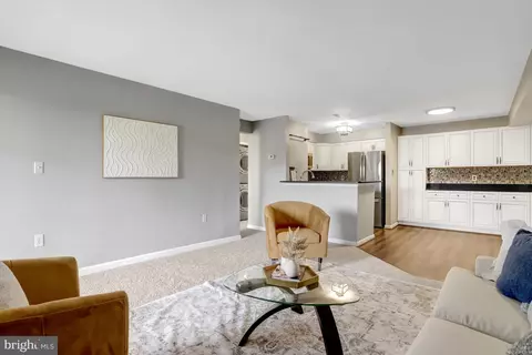 6902 Mary Caroline Cir #E, Alexandria, VA 22310