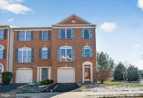 5213 Prairie Willow Ln, Centreville, VA 20120