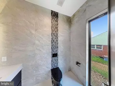 Bath - 6910 Bright Ave, Mclean, VA 22101 photo 21 of 22