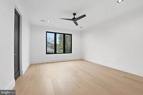 Bedroom - 6910 Bright Ave, Mclean, VA 22101 photo 5 of 5