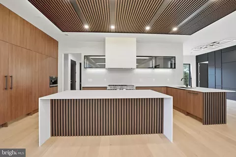 Kitchen - 6910 Bright Ave, Mclean, VA 22101 photo 3 of 8