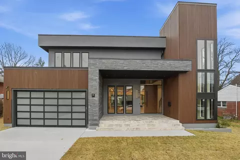 Exterior - 6910 Bright Ave, Mclean, VA 22101 photo 5 of 9