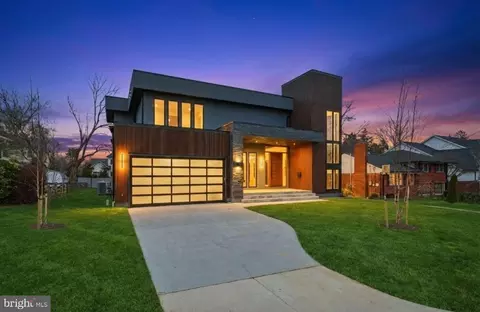 Exterior - 6910 Bright Ave, Mclean, VA 22101 photo 9 of 9
