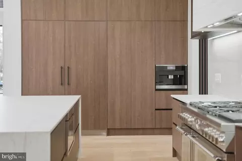 Kitchen - 6910 Bright Ave, Mclean, VA 22101 photo 2 of 8