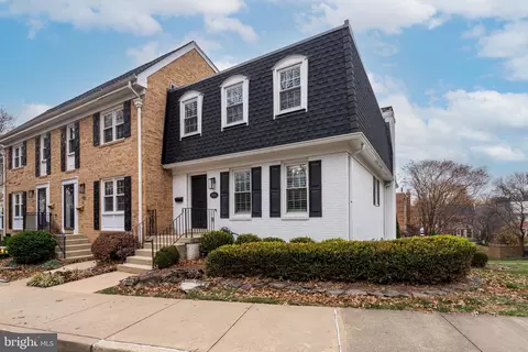7414 Hallcrest Dr, Mclean, VA 22102