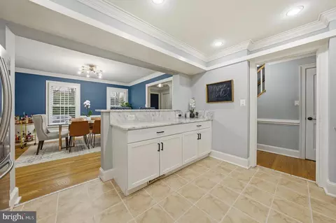 Entry Way - 7414 Hallcrest Dr, Mclean, VA 22102 photo 3 of 7