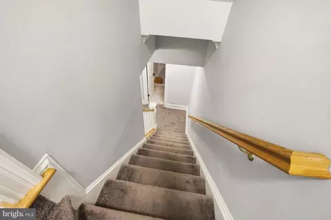 Entry Way - 7414 Hallcrest Dr, Mclean, VA 22102 photo 6 of 7
