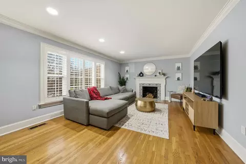 Living - 7414 Hallcrest Dr, Mclean, VA 22102 photo 1 of 1