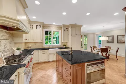 Kitchen - 8014 Greenwich Woods Dr, Mclean, VA 22102 photo 3 of 5