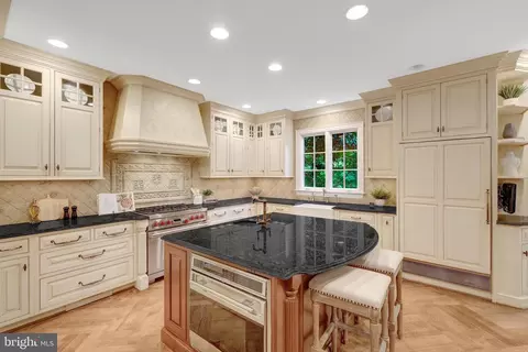 Kitchen - 8014 Greenwich Woods Dr, Mclean, VA 22102 photo 1 of 5