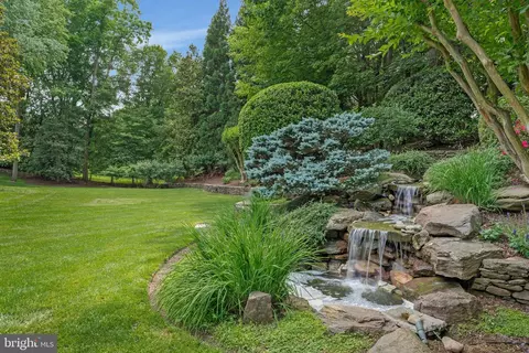 Exterior - 8014 Greenwich Woods Dr, Mclean, VA 22102 photo 18 of 24