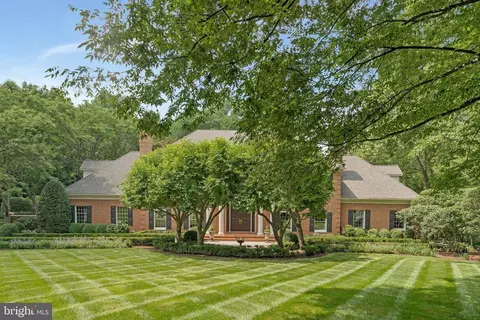 Exterior - 8014 Greenwich Woods Dr, Mclean, VA 22102 photo 2 of 24