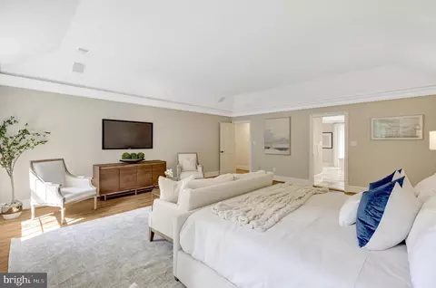 Bedroom - 8014 Greenwich Woods Dr, Mclean, VA 22102 photo 2 of 12