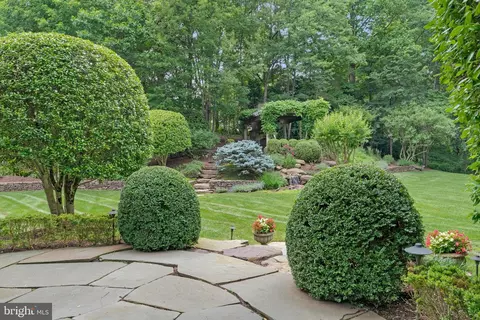 Exterior - 8014 Greenwich Woods Dr, Mclean, VA 22102 photo 19 of 24