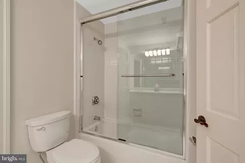 Bath - 8014 Greenwich Woods Dr, Mclean, VA 22102 photo 12 of 12