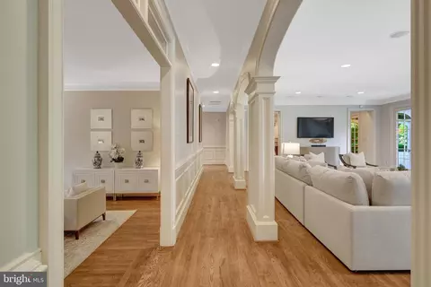 Entry Way - 8014 Greenwich Woods Dr, Mclean, VA 22102 photo 4 of 4