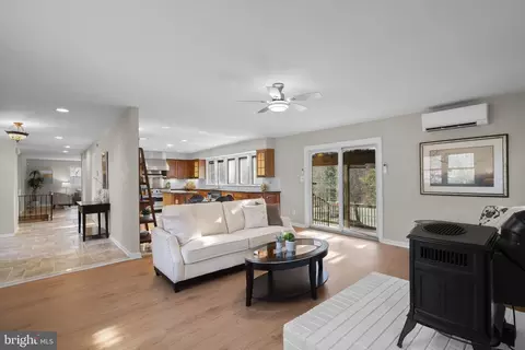 Living - 8701 Cromwell Dr, Springfield, VA 22151 photo 6 of 7