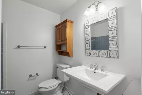Bath - 8701 Cromwell Dr, Springfield, VA 22151 photo 3 of 4