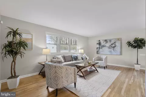 Living - 8701 Cromwell Dr, Springfield, VA 22151 photo 1 of 7